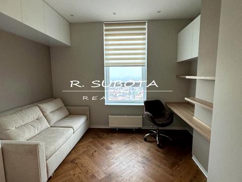 квартира за адресою Зоряний бульв., 1м