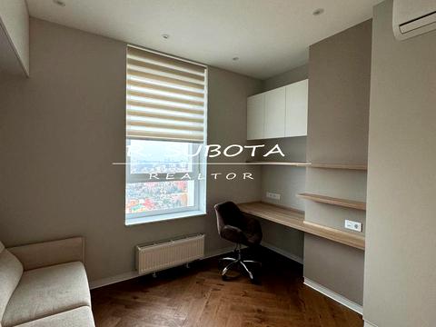 квартира за адресою Зоряний бульв., 1м