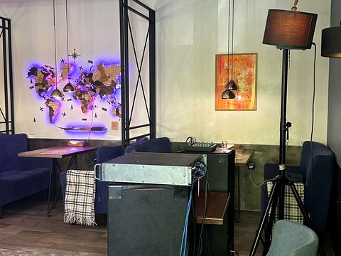 комерційна за адресою Володимира Мономаха вул. (Московська), 4