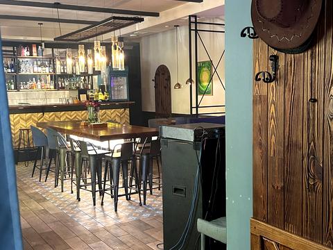 комерційна за адресою Володимира Мономаха вул. (Московська), 4