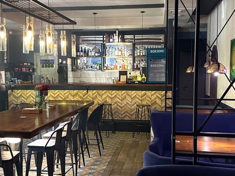 комерційна за адресою Володимира Мономаха вул. (Московська), 4