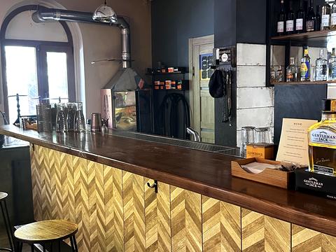 комерційна за адресою Володимира Мономаха вул. (Московська), 4