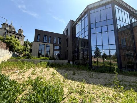 комерційна за адресою Ломаківська вул. (Мічуріна), 15