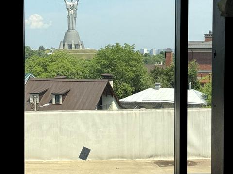 комерційна за адресою Ломаківська вул. (Мічуріна), 15