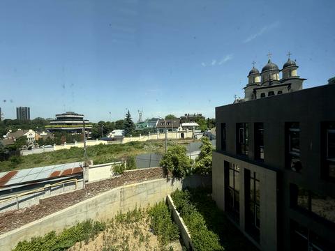 комерційна за адресою Ломаківська вул. (Мічуріна), 15