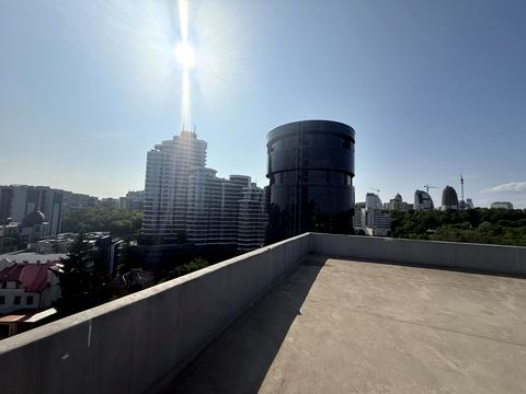 комерційна за адресою Ломаківська вул. (Мічуріна), 15