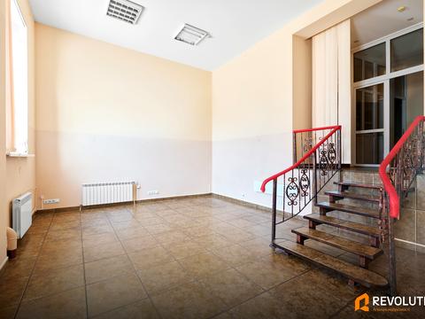 комерційна за адресою Микільсько-Слобідська вул., 4-Д