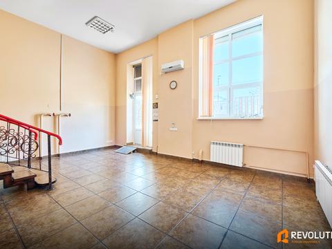 комерційна за адресою Микільсько-Слобідська вул., 4-Д