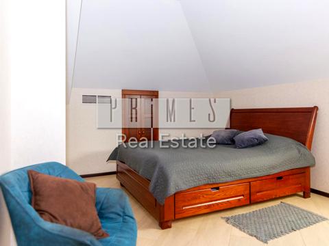 комерційна за адресою Варшавська вул. (Ватутіна), 4