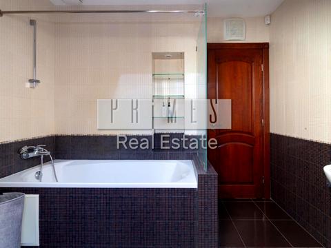 коммерческая по адресу Варшавська ул. (Ватутіна), 4