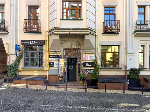 комерційна за адресою Воздвиженська вул., 48