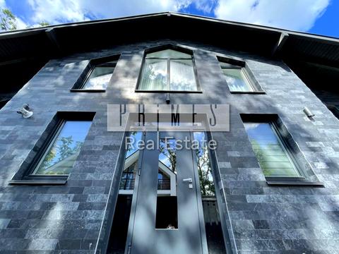 дом по адресу Евгения Коновальца ул.