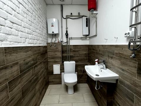 коммерческая по адресу Ивана Франко ул., 1