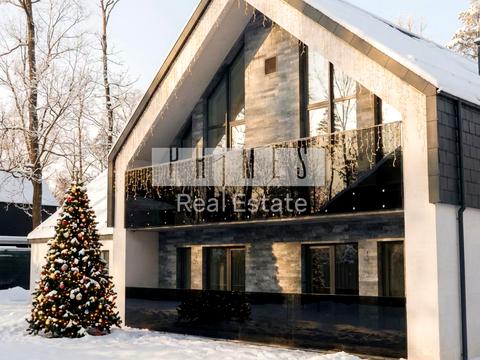 дом по адресу Евгения Коновальца ул.