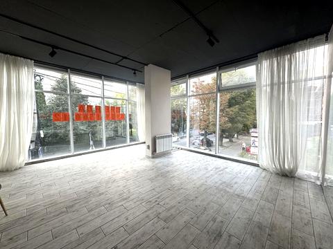 комерційна за адресою Грушевського вул., 51