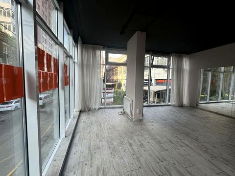 комерційна за адресою Грушевського вул., 51