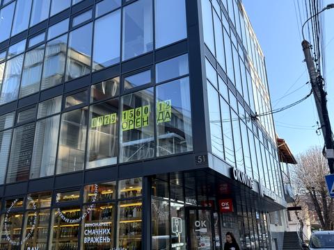 комерційна за адресою Грушевського вул., 51