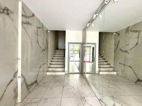 комерційна за адресою Грушевського вул., 51