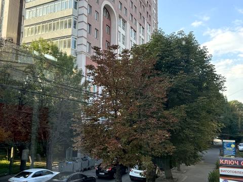 комерційна за адресою Грушевського вул., 51