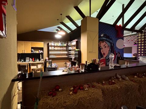 комерційна за адресою Михайла Грушевського вул. (Карла Лібкнехта), 10