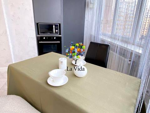 квартира за адресою Абрикосова вул., 7