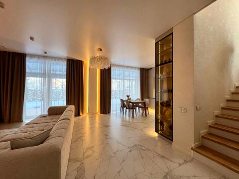 будинок за адресою Князя Володимира