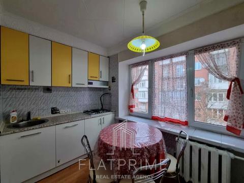 квартира за адресою Кирило-Мефодіївська вул., 15