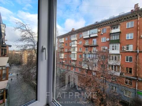 квартира за адресою Кирило-Мефодіївська вул., 15