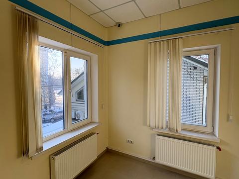 комерційна за адресою Грушевського вул., 22