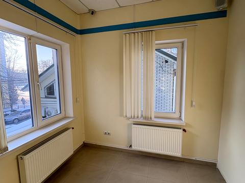 комерційна за адресою Грушевського вул., 22