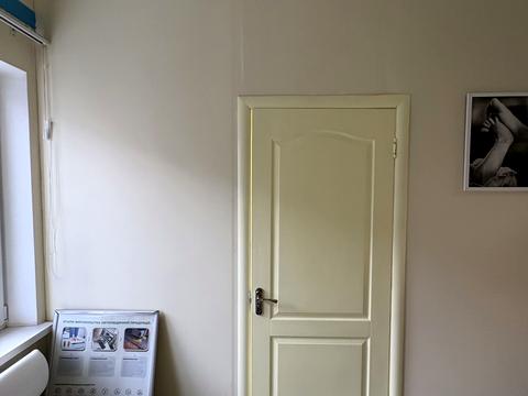 комерційна за адресою Грушевського вул., 22