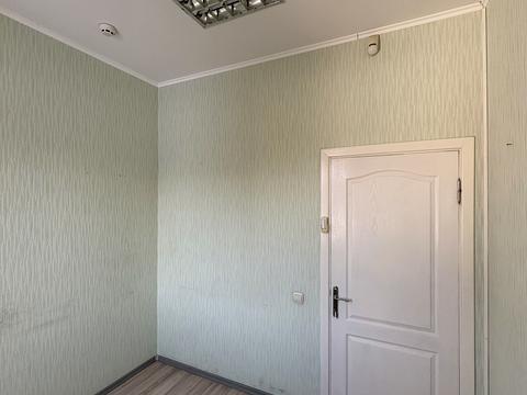 комерційна за адресою Грушевського вул., 22