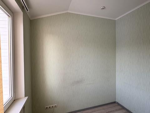 комерційна за адресою Грушевського вул., 22