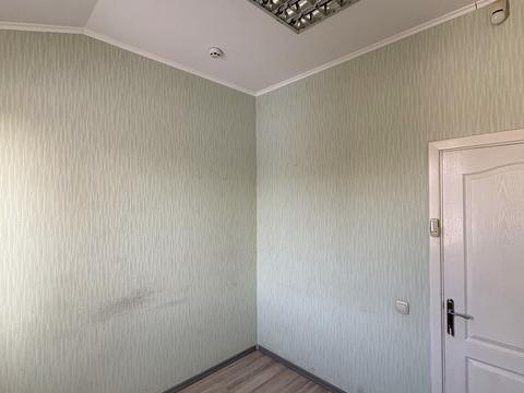 комерційна за адресою Грушевського вул., 22