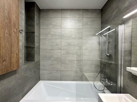 квартира за адресою Київ, Салютна вул., 2к20