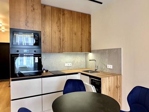 квартира за адресою Князя Романа Мстиславича вул. (Генерала Жмаченка), 22