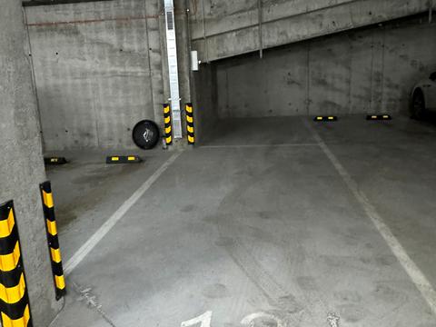 паркоместо по адресу Евгения Маланюка ул. (Степана Сагайдака), 15