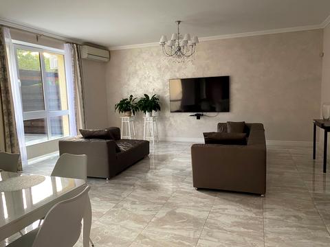 будинок за адресою смт. Козин, Миру вул.