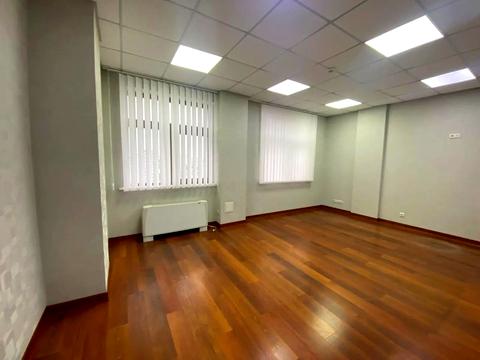 комерційна за адресою Велика Васильківська вул. (Червоноармійська), 72