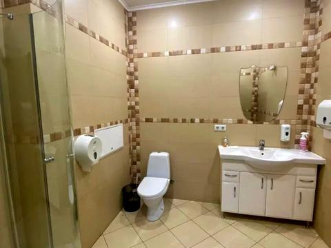 комерційна за адресою Велика Васильківська вул. (Червоноармійська), 72