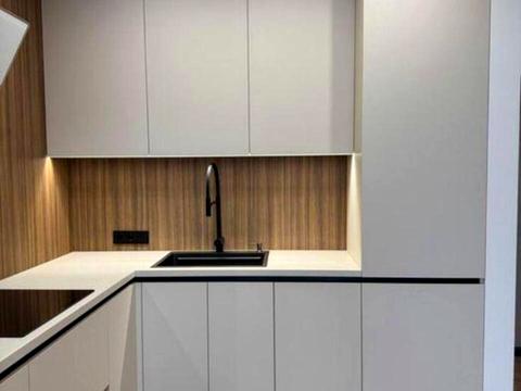 квартира за адресою Причальна вул., 10