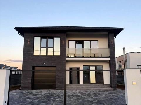 будинок за адресою Місячна вул.