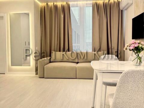 квартира за адресою Олександра Олеся вул., 10