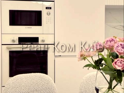 квартира за адресою Олександра Олеся вул., 10