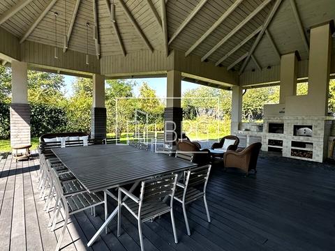 будинок за адресою Квітнева вул.