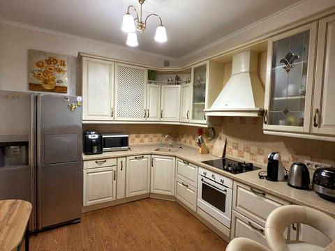 будинок за адресою Михайла Булгакова вул.