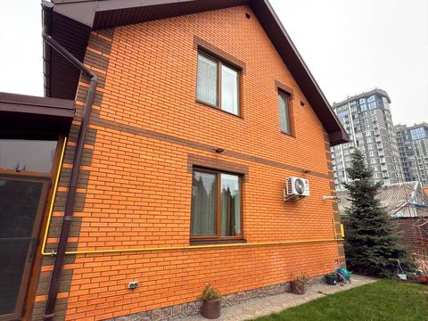 будинок за адресою Михайла Булгакова вул.