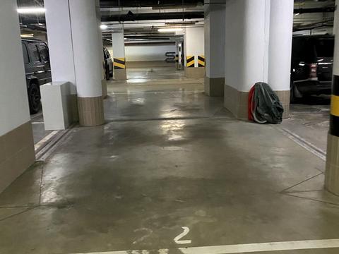 паркоместо по адресу Андрея Верхогляда ул. (Михайла Драгомирова), 11-Б