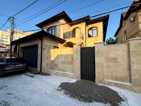 будинок за адресою Рівності пров.