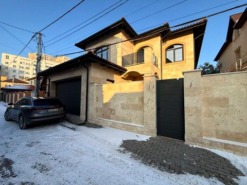 будинок за адресою Рівності пров.